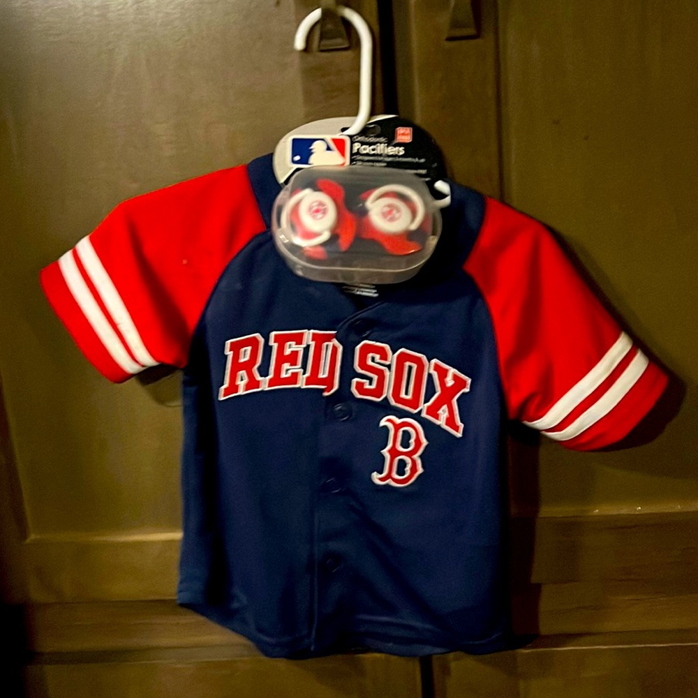 Boston Red Sox new with tags 2Pac of pacifiers and 18m baby jersey NWT